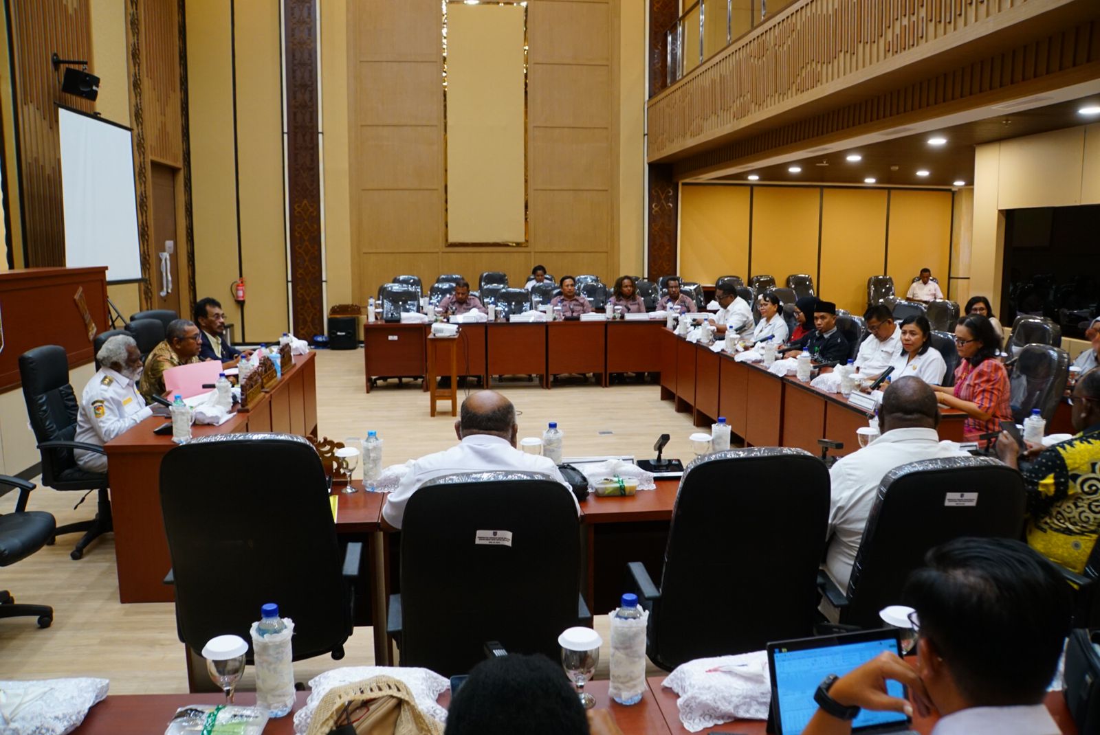 Wagub Paskalis Dorong Pendataan Anak Asli dan Pendidikan Pola Asrama