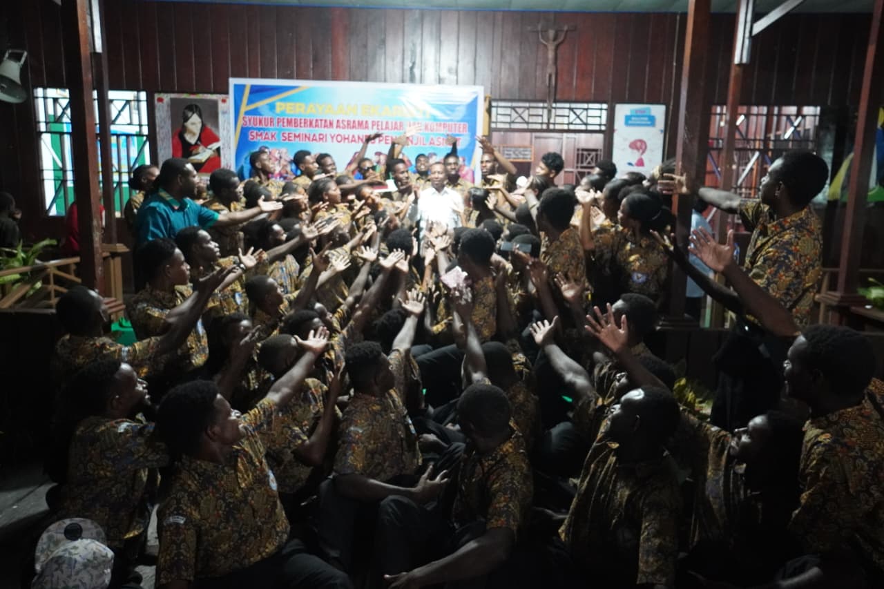 Gubernur Apolo Harap Asrama SMAK Asmat Jadi Tempat Pendidikan Budi Pekerti