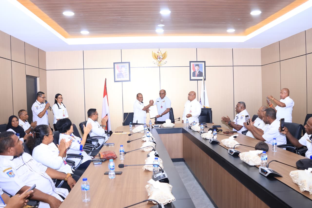 Hadiri Sertijab, Sekda Ferdinandus Harap Stat Dukung Kadis Baru