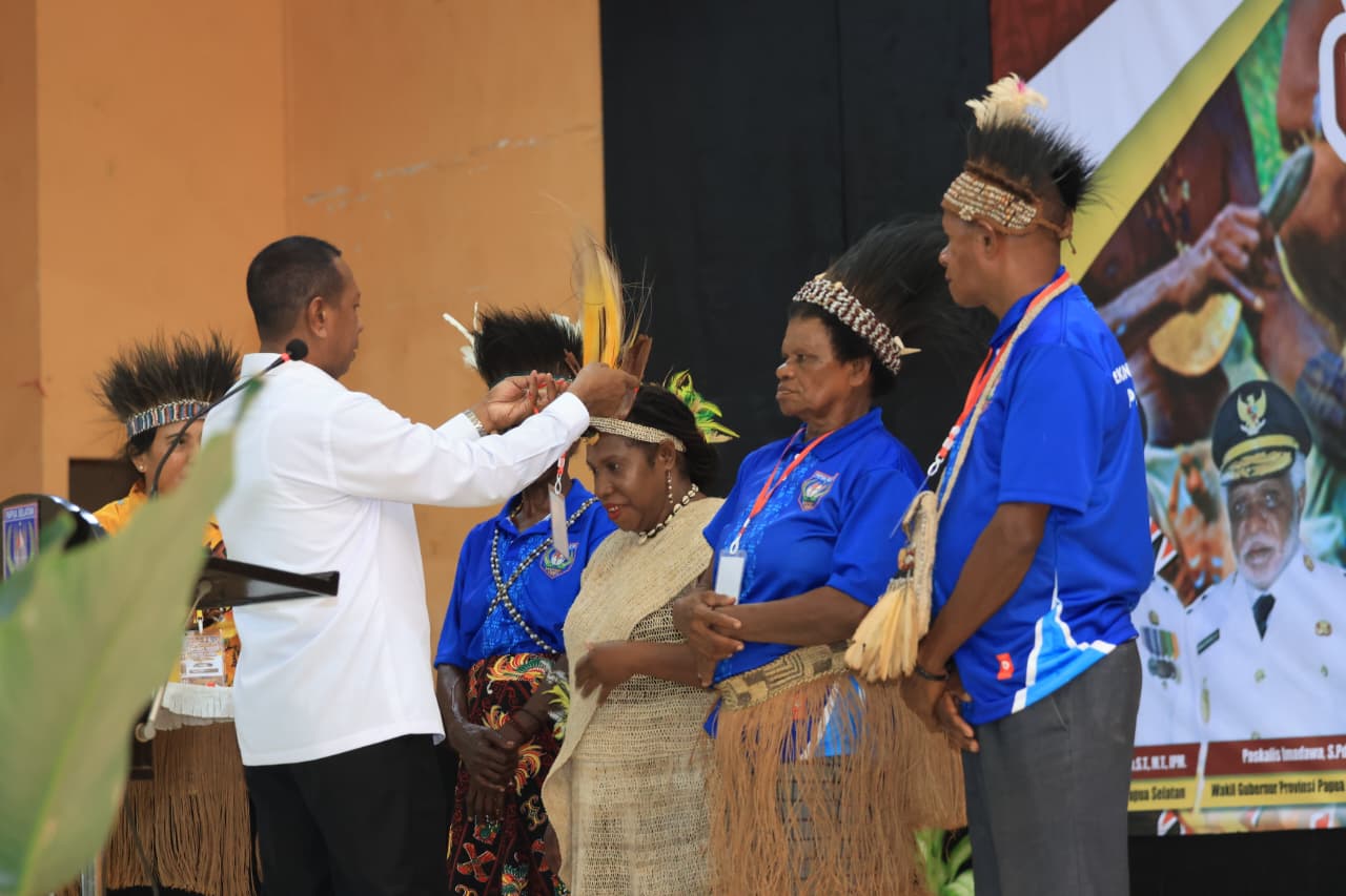Gubernur Apolo Dorong Disdikbud Gelar Pekan Kebudayaan Daerah Berskala Lebih Besar - Gambar 2