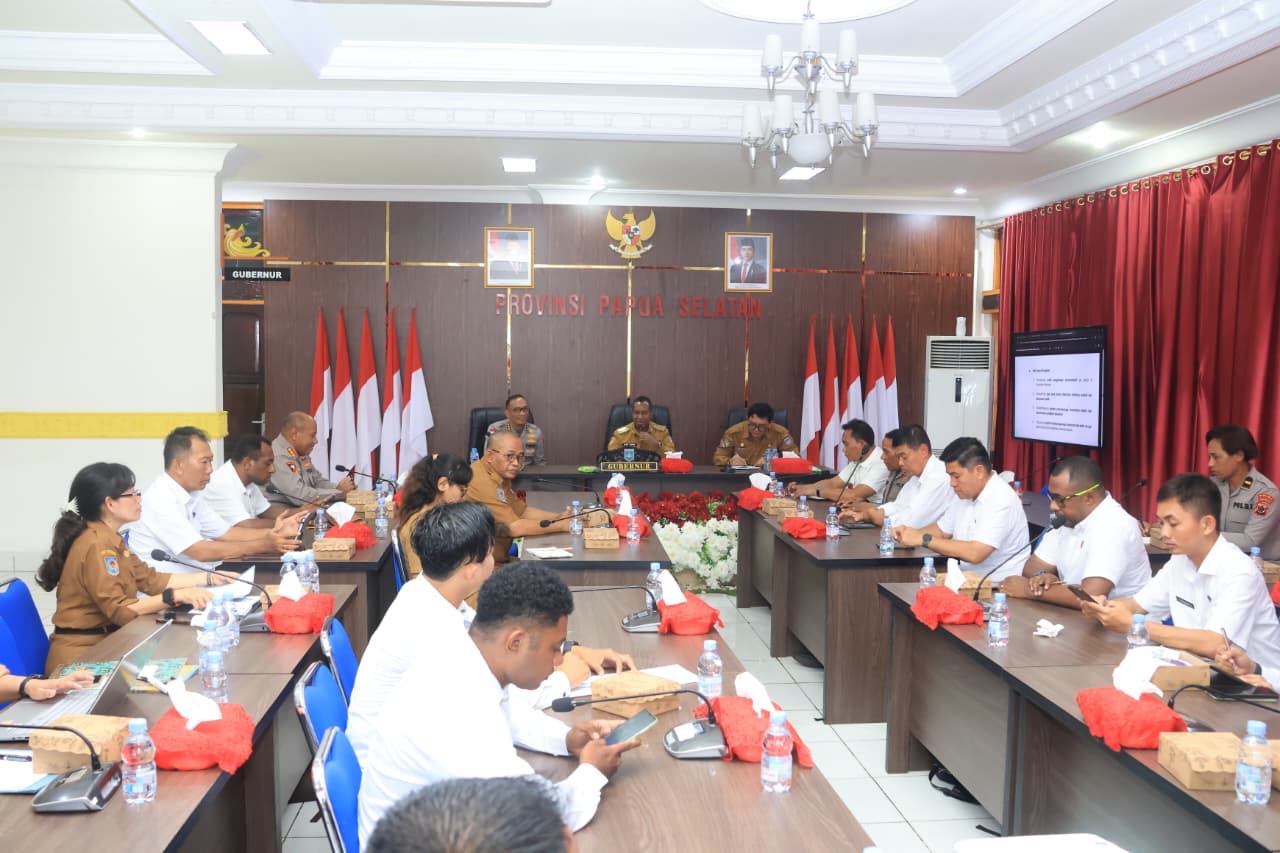 Gubernur Apolo Minta Irwasda Polda Papua Perketat Pengawasan Perizinan di Papua Selatan - Gambar 2