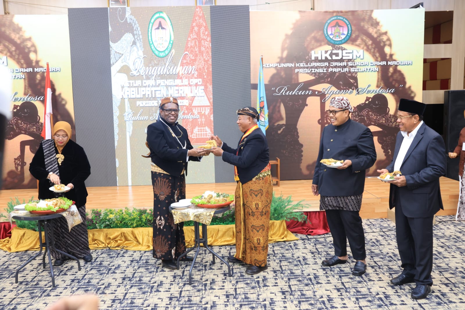 Gubernur Apolo: HKJSM Harus Rangkul Semua Etnis Bangun Papua Selatan - Gambar 3