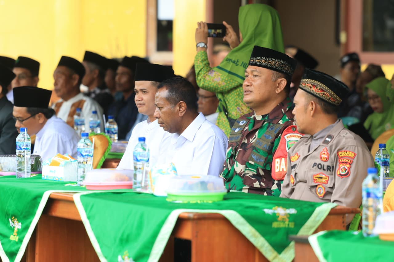 Di Pengajian NU Kurik, Gubernur Apolo Ingatkan Arti Waktu dan Kehidupan - Gambar 6