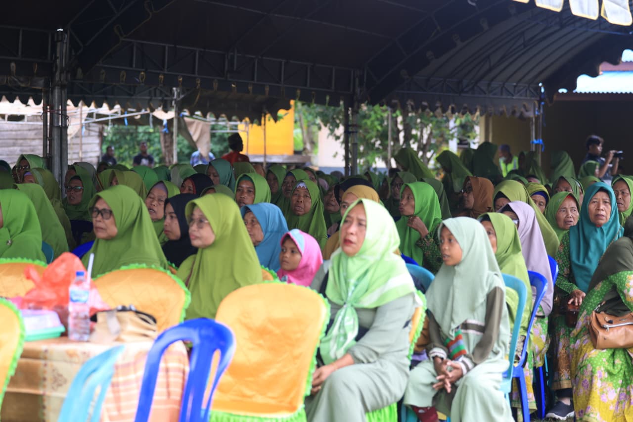 Di Pengajian NU Kurik, Gubernur Apolo Ingatkan Arti Waktu dan Kehidupan - Gambar 7